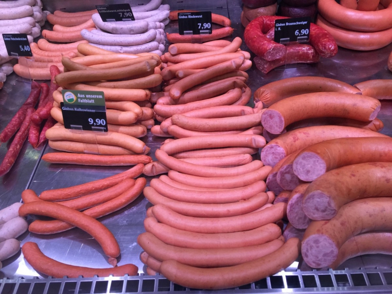 charcuterie-THEOULE SUR MER-min_sausages_meat_butchery-1069321